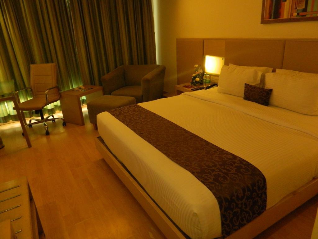 Park Maple Hotel Amritsar Exterior photo
